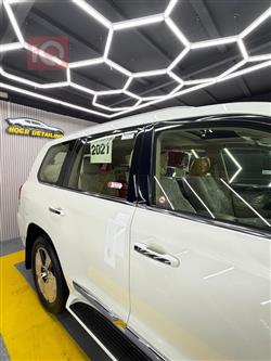 تۆیۆتا لاند کروزەر